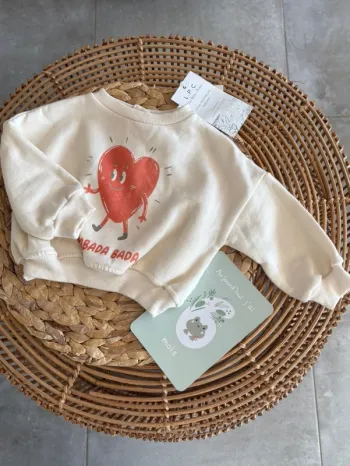 Sweat, de la marque les petites choses, six mois neuf