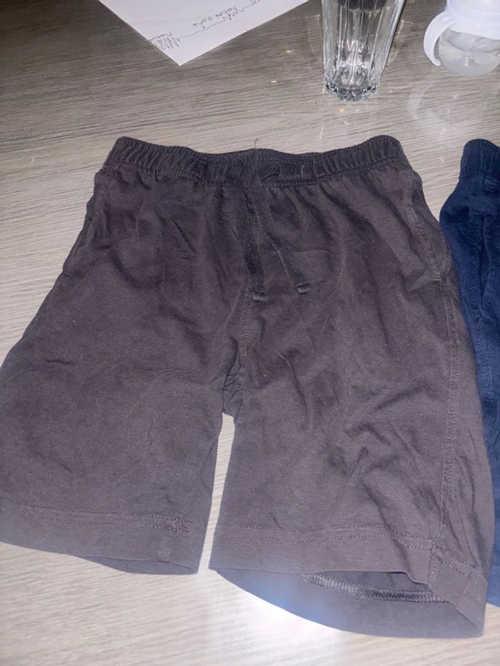 Lot shorts 8 ans - photo numéro 3
