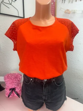 T-shirt orange manches dentelle Gemo taille 44