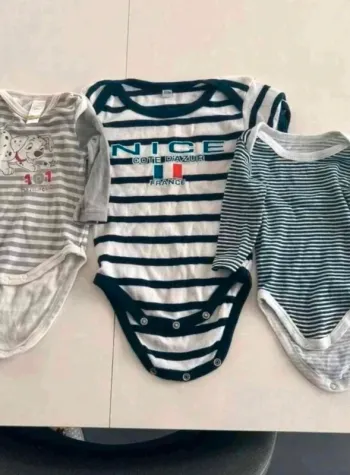 Lots 3  bodies 3  mois