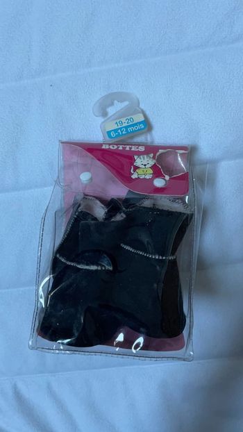 Bottines taille 19/20 ou 6/12 mois
