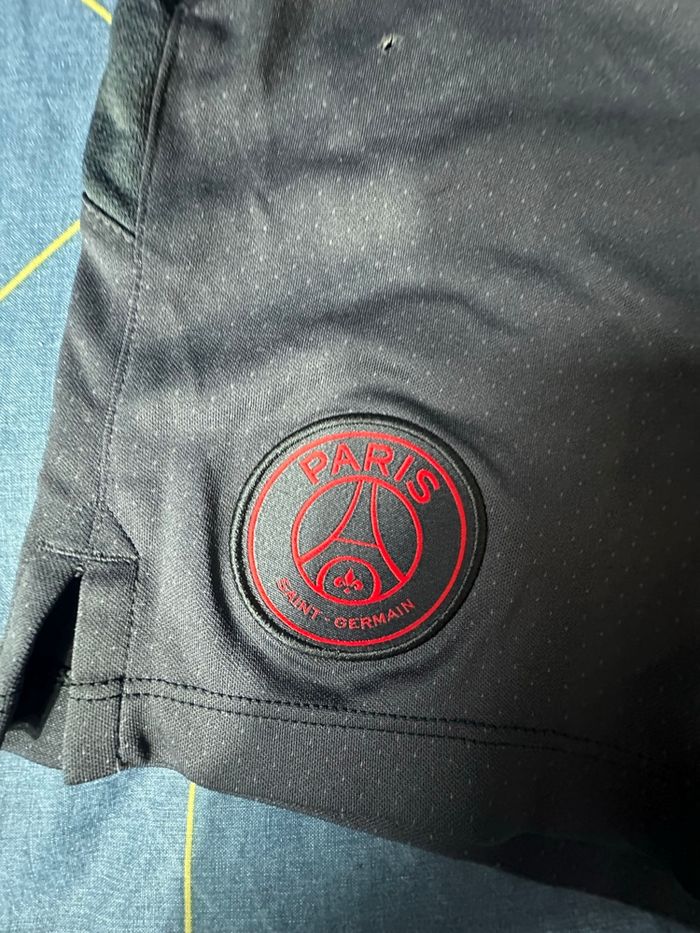 Short de Foot PSG - Taille M - Bon état - photo numéro 4