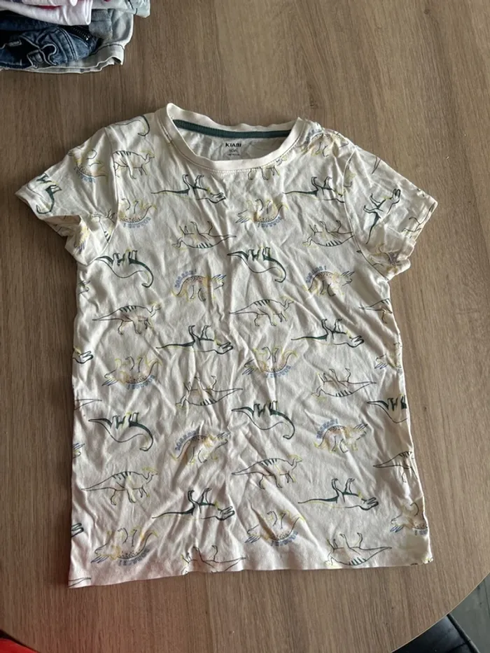 TEE shirt dinosaures
