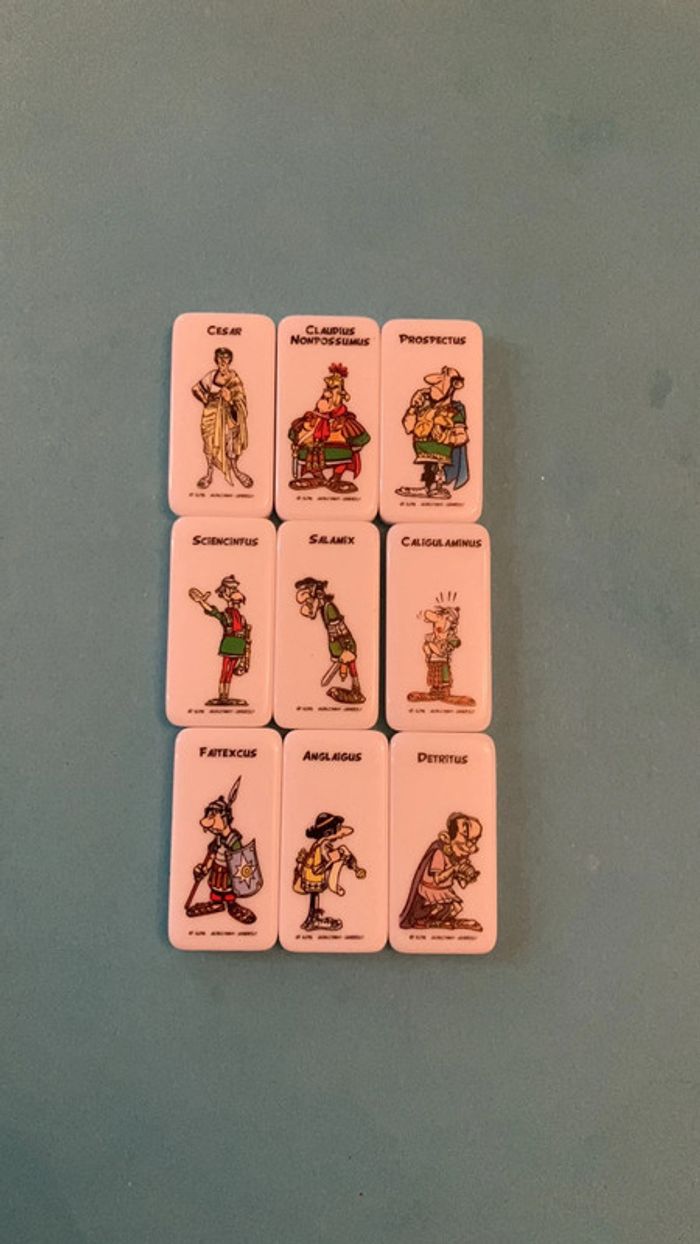Lot Dominos Astérix. Les Romains.