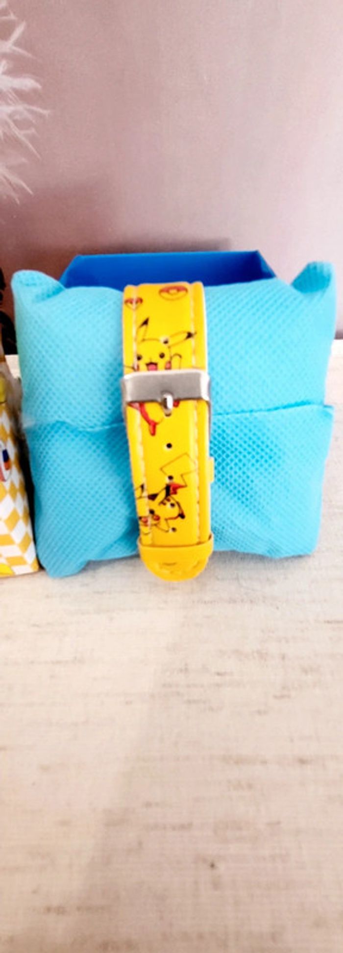 Montre Pikachu jaune avec coffret - Pokémon - photo numéro 4