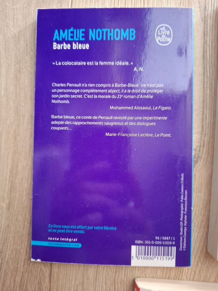 Lot de 3 livres de Amélie Nothomb en bon état - photo numéro 2