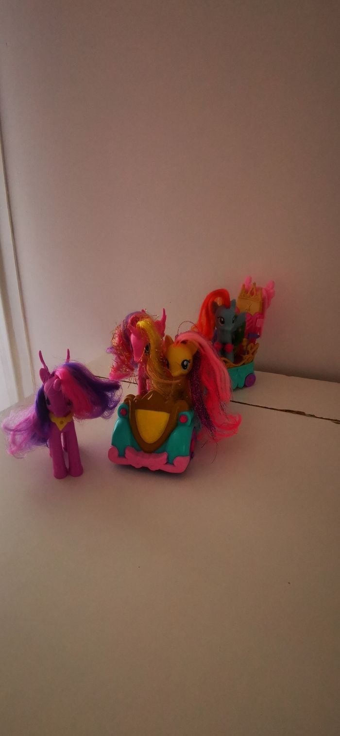 Lot voiture carosse petit poney