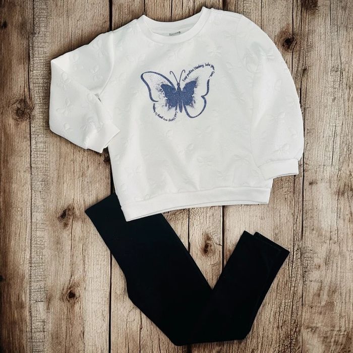 🌸 Ensemble pull blanc avec papillon et legging noir - Taille 6/7 ans 🌸 - photo numéro 2