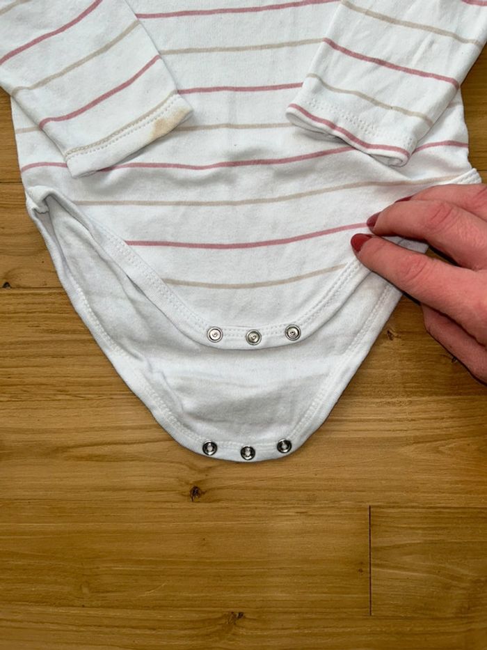 Lot 2 bodys fille 23 mois - photo numéro 5