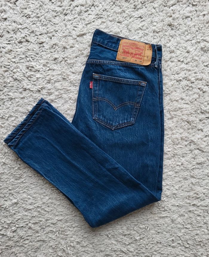 Jean Levi's 501  W31 L34 bleu foncé Taille 38 - photo numéro 2