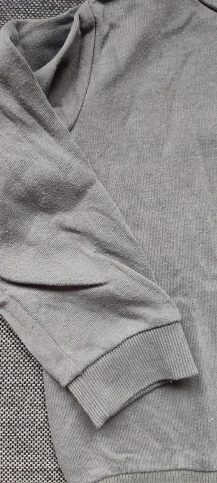 Pull a capuche garçon 👨 - photo numéro 4
