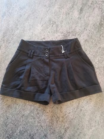 Short taille 34 sans marque