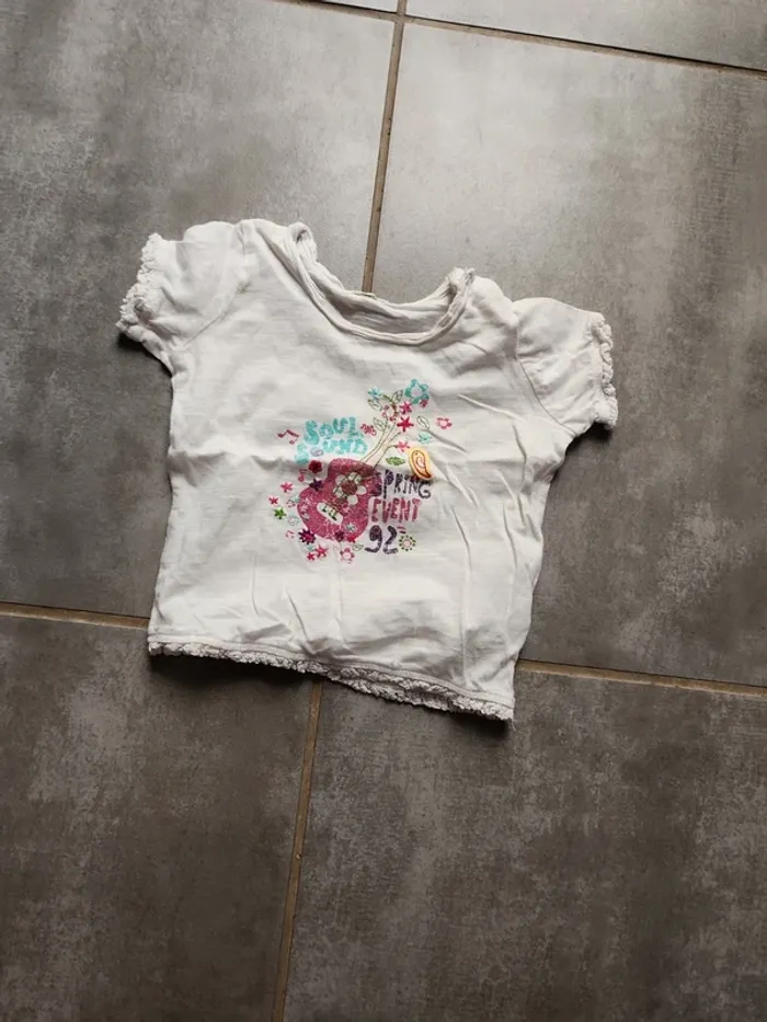 Tee shirt benetton 9/12 mois