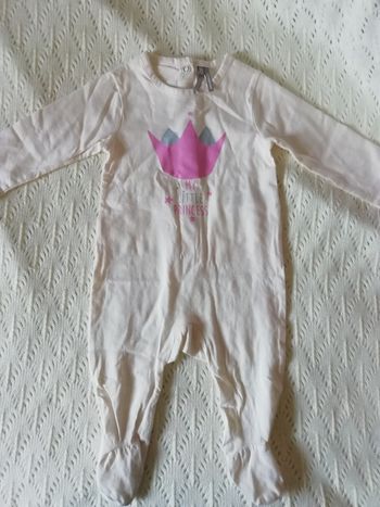 Pyjama Princess 9 mois NEUF