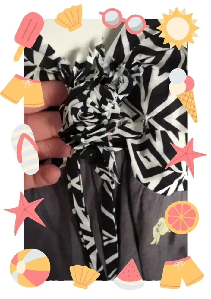 Robe fluide à motifs fleuris et géométriques colorés - photo numéro 3