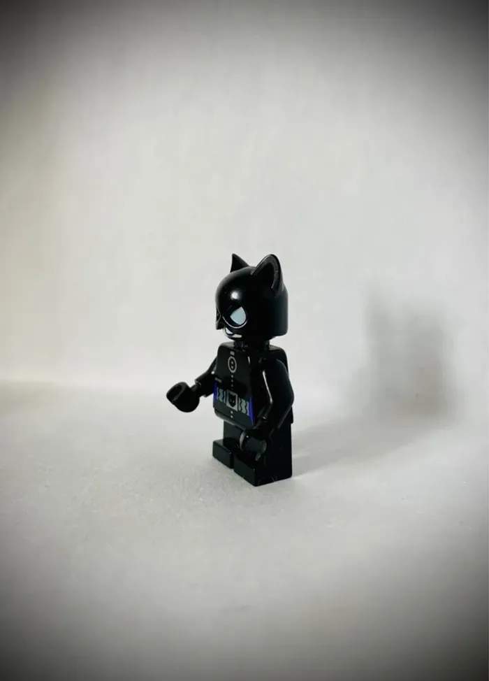 Minifigurine LEGO Super Heroes SH243 - Catwoman - Très bon état - photo numéro 2