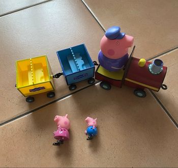 Le train de Papy Pig 