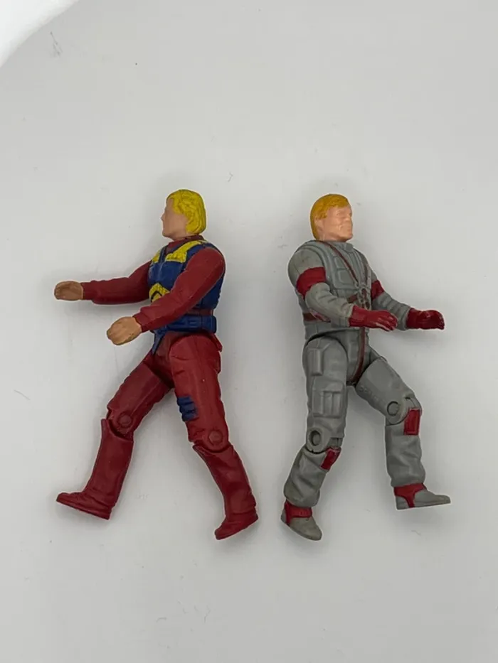 Lot de 2 figurines M.A.S.K. Vintage Kenner – Matt Trakker « Thunderhawk" & Matt Trakker "Dolphin" - photo numéro 4