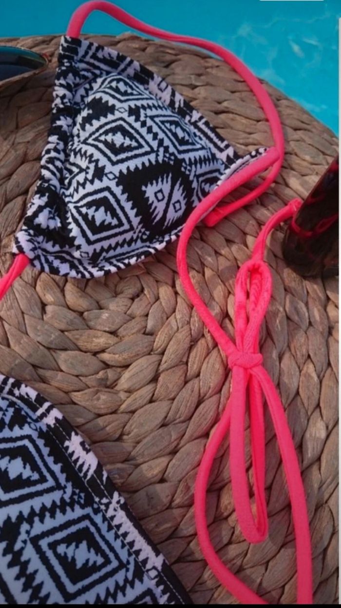 Haut de maillot 👙 DIM graphique - photo numéro 4