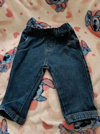 Jeans mot d'enfants taille 12 mois