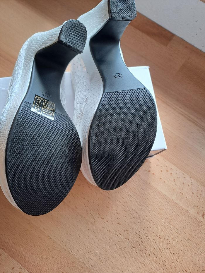 Chaussures a talons - photo numéro 3