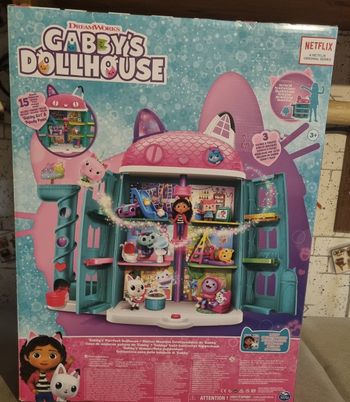 Gabby's dollhouse et la maison magique