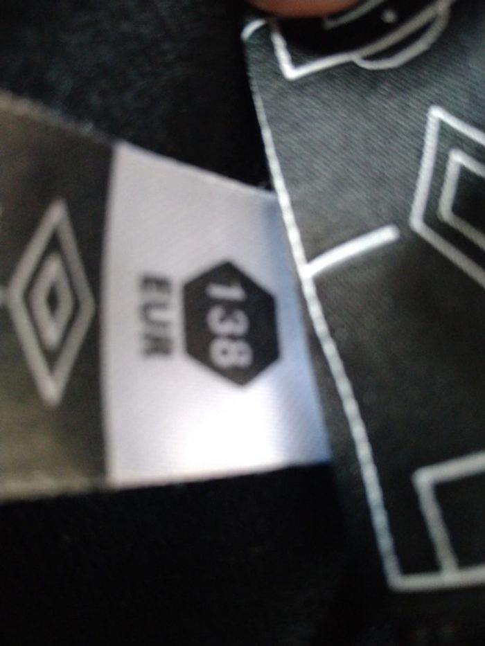 Veste umbro taille 138 cm - photo numéro 3