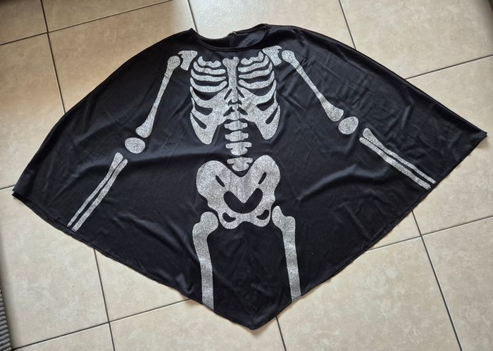 Cape halloween squelette