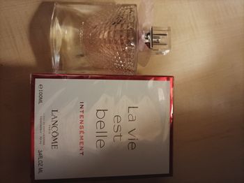 Parfum femme la vie est belle intensément 