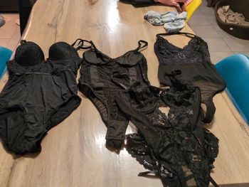 Lot 4 body femme neuf
