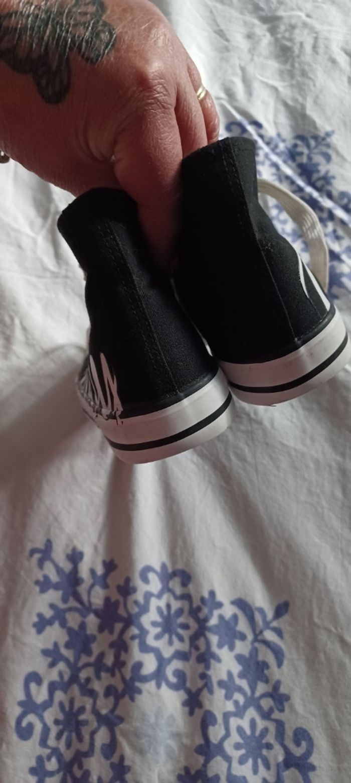 Très belles paires de baskets montante fille Pointure 34 - photo numéro 3