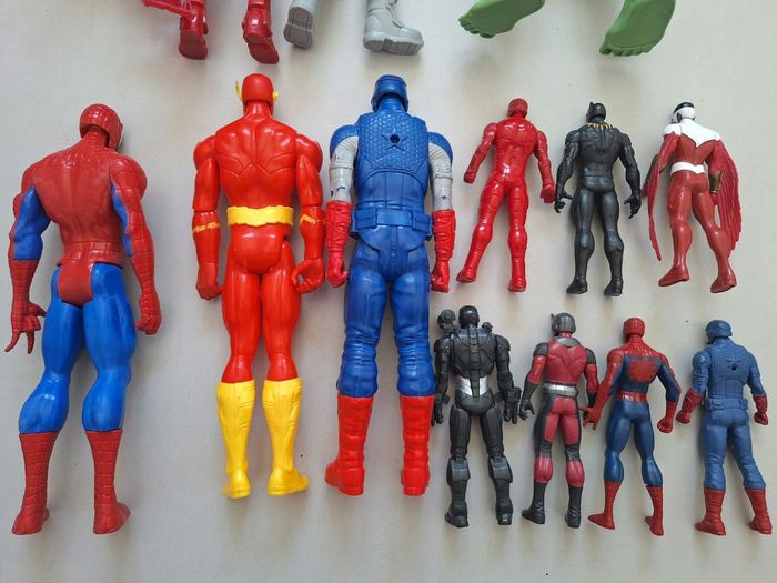 Lot 13 figurines avengers marvet et disney - photo numéro 5