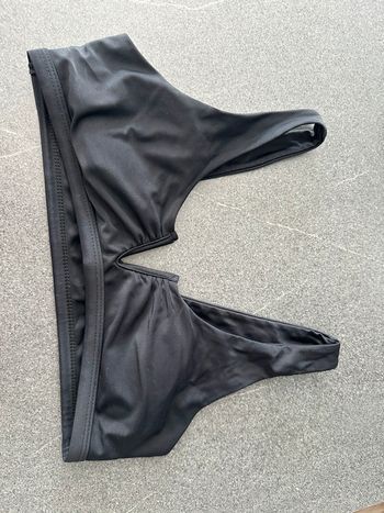 Haut de maillot de bain V noir Shein taille M