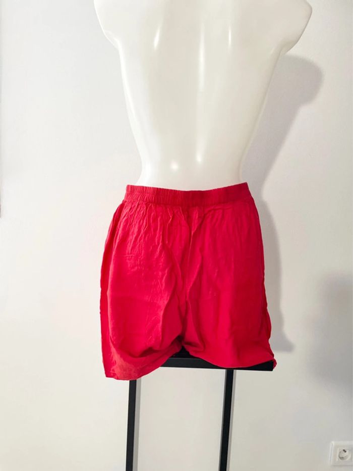 Short rouge - photo numéro 4