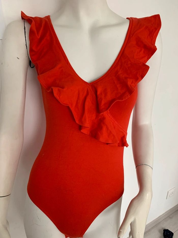 Superbe bodie rouge - photo numéro 2