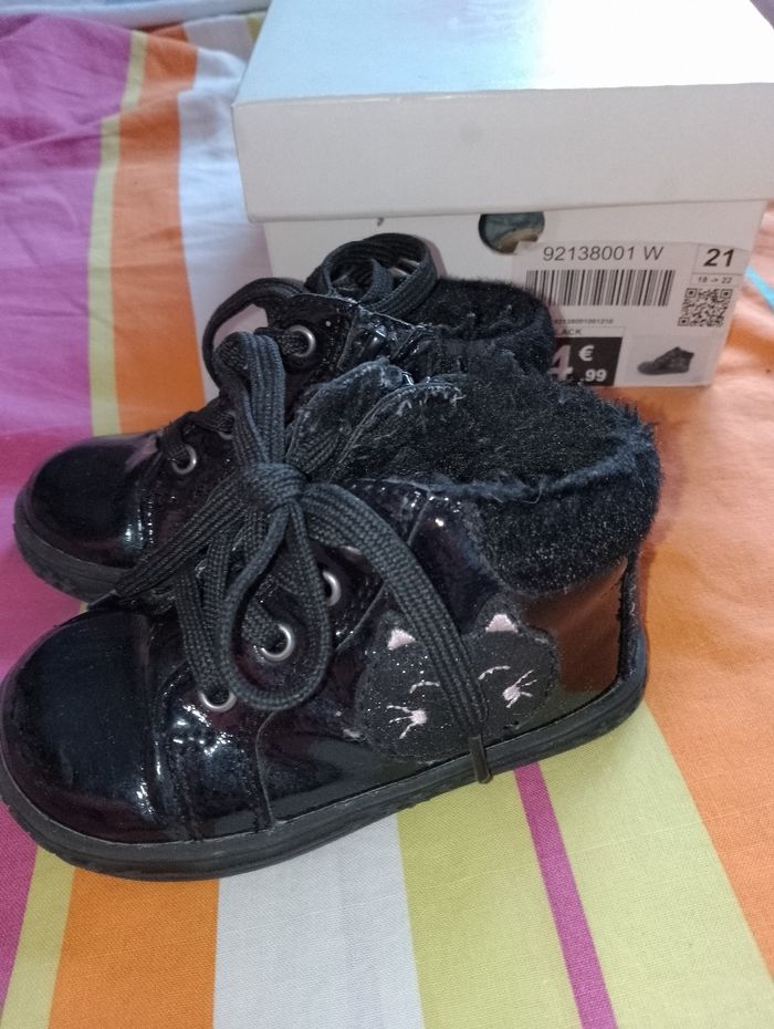 Petite bottines comme neuf
Pointure 21
Freemouss - photo numéro 9