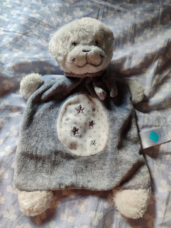 Doudou ours gris étoiles tex
