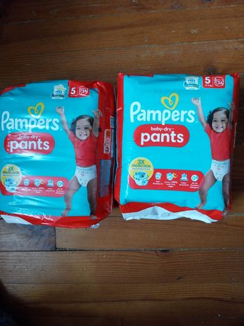2 paquets de couches taille 5
