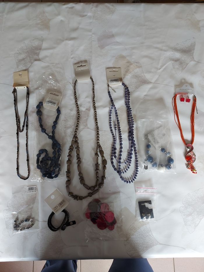 Lot bijoux 3 - photo numéro 1