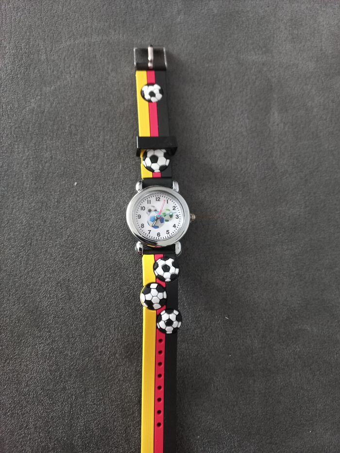 Montre enfant aiguilles football foot