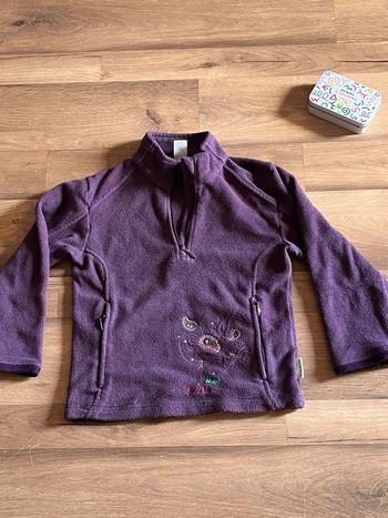 Je vend un polaire fille taille 4 ans bon état
