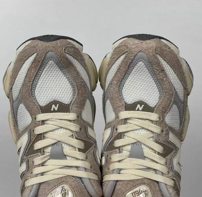 Baskets New Balance 9060 taille 42 - photo numéro 3