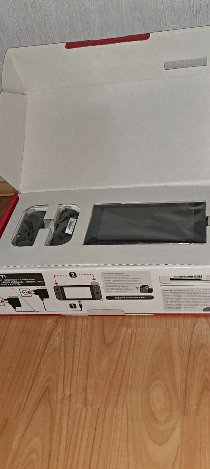 Nintendo Switch Oled - photo numéro 2