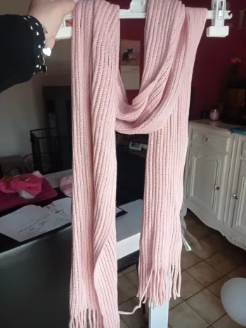 Écharpe rose pâle pour femme