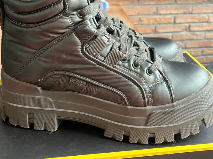 Chaussures Buffalo kaki neuves taille 40 - photo numéro 4