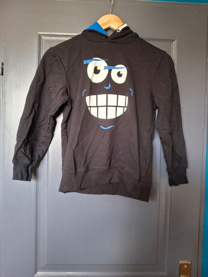 Pull garçon à capuche