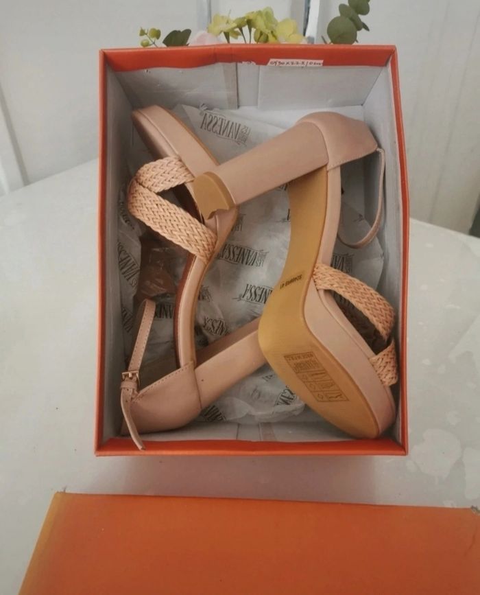 🩷🤍Jolie Paires De Sandales Les Secrets De Vanessa 🩷🤍 - photo numéro 7
