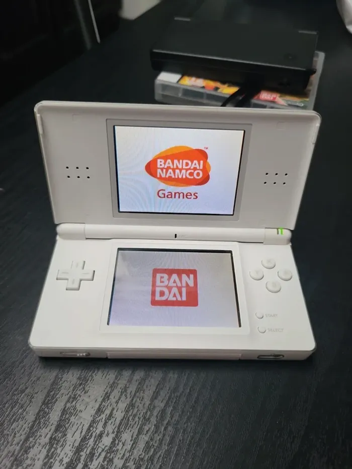 Nintendo DS Lite. - photo numéro 3