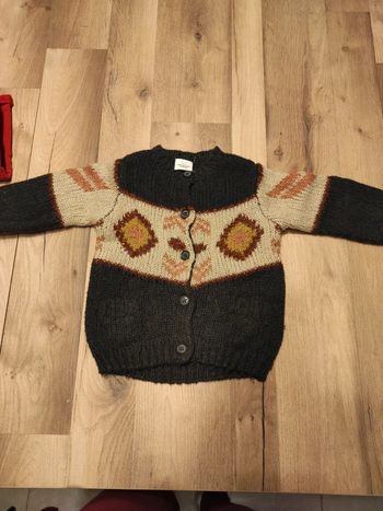 Gilet / cardigan 2 ans TAO en très bon état