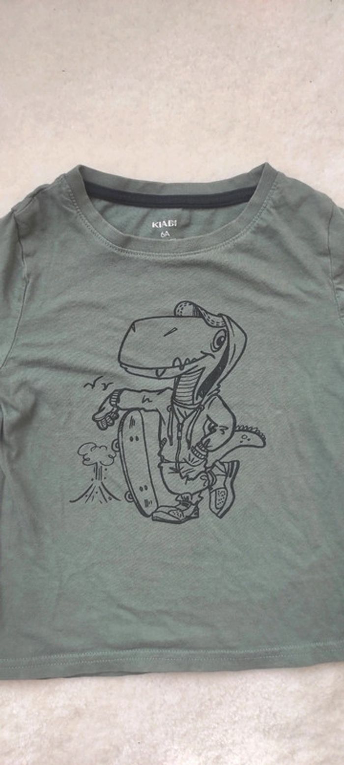 T-shirt manches longues 6 ans Kiabi kaki dinosaure skate. - photo numéro 2
